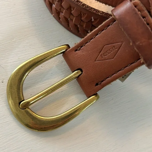 FOSSIL woven leather belt with gold toned buckle, women’s Medium - Picture 3 of 8
